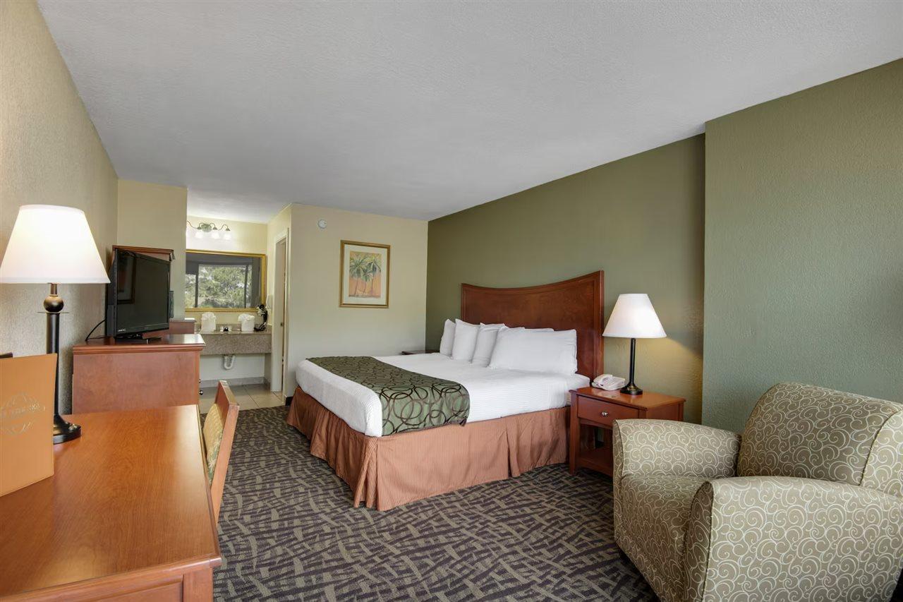 Baymont By Wyndham Panama City Beach Exteriör bild